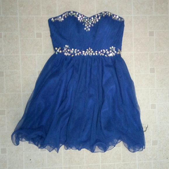 Deb Dresses & Skirts - Blue chiffon deb brand Homecoming dress size 3/4!